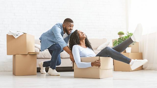 Couple on move in day | Blog | Greystar